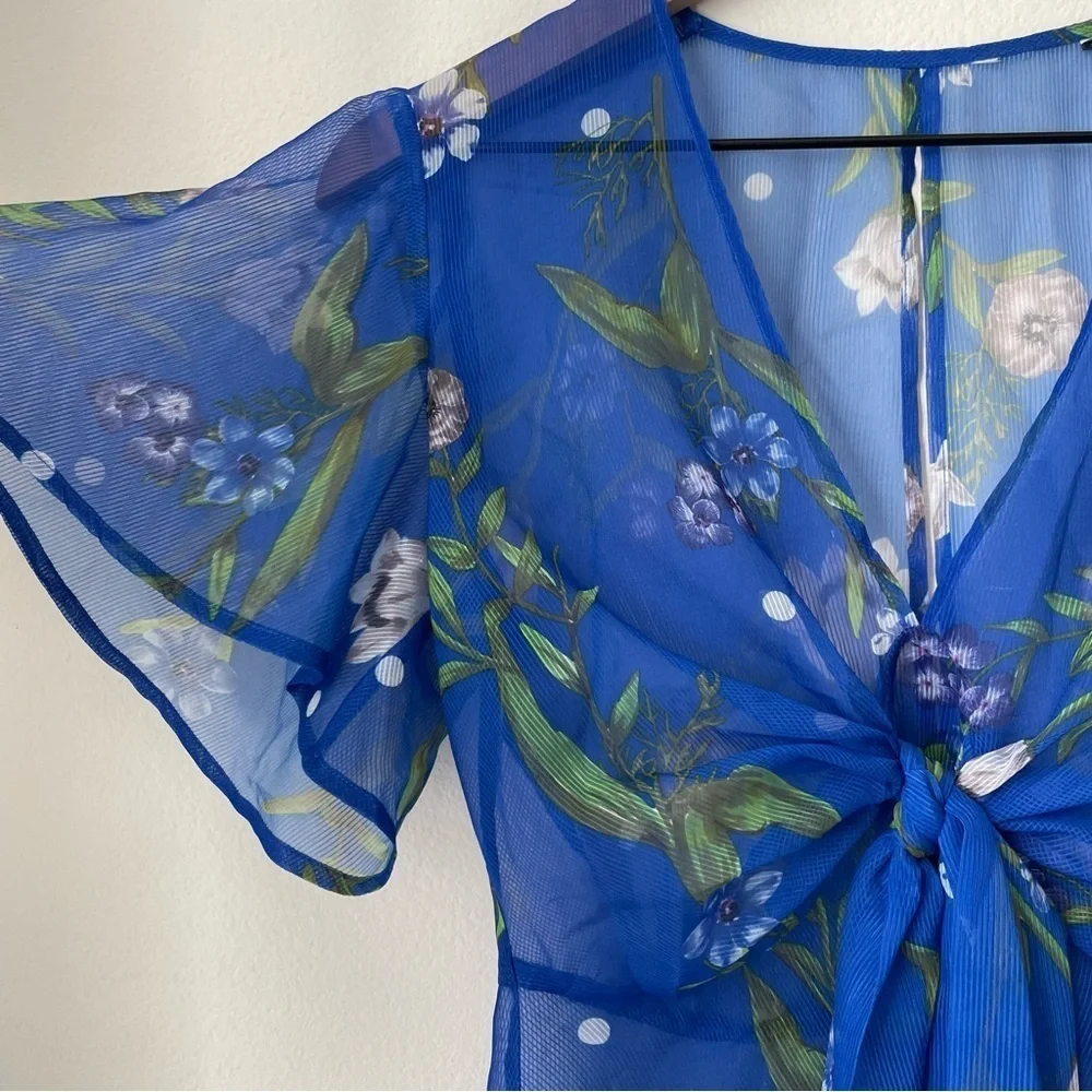 Guess Short Sleeve Maria Top Sheer coverup floral blue
Size S - Picture 6 of 8